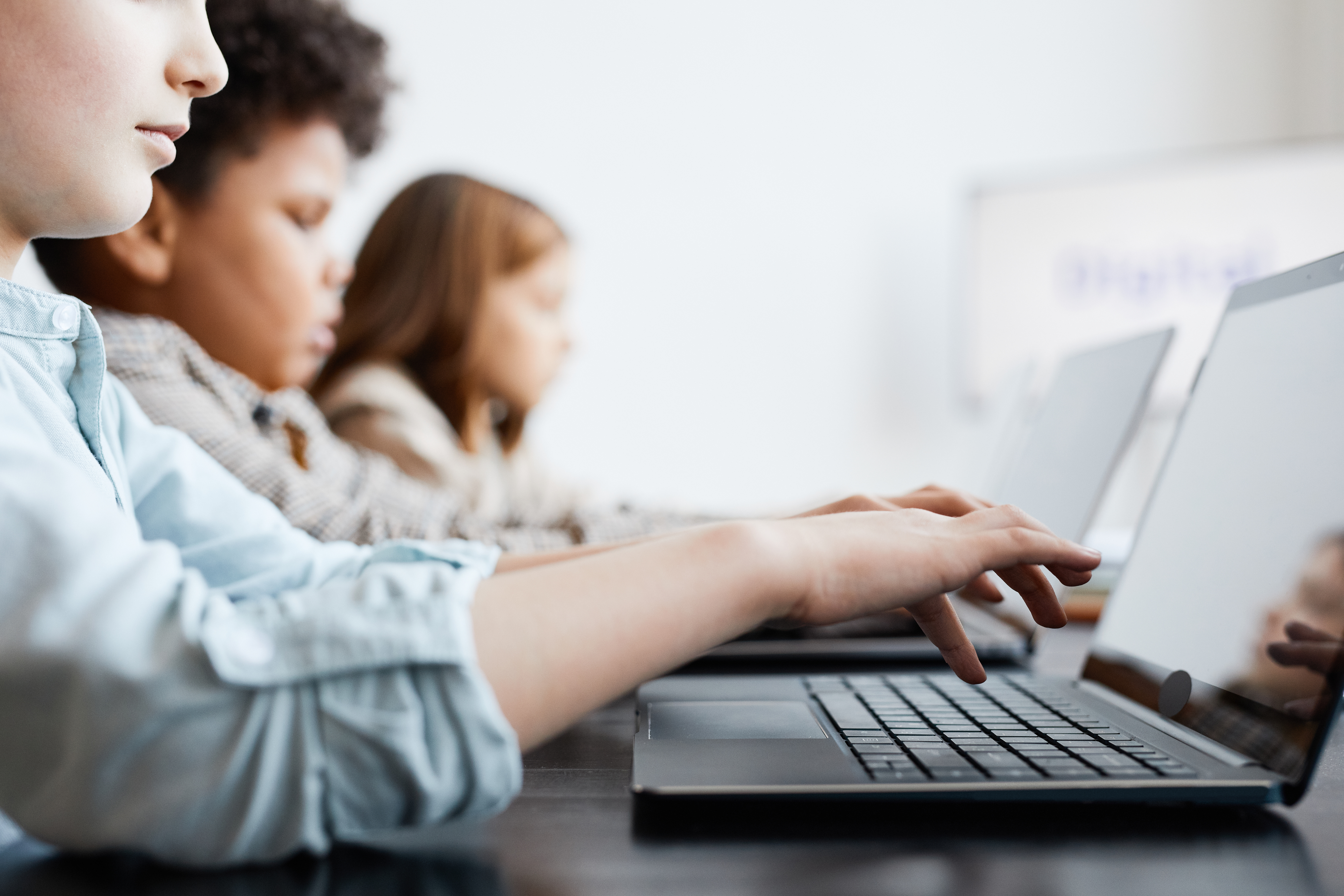 Digitale Bildung: Warum Schulen Glasfaser brauchen
